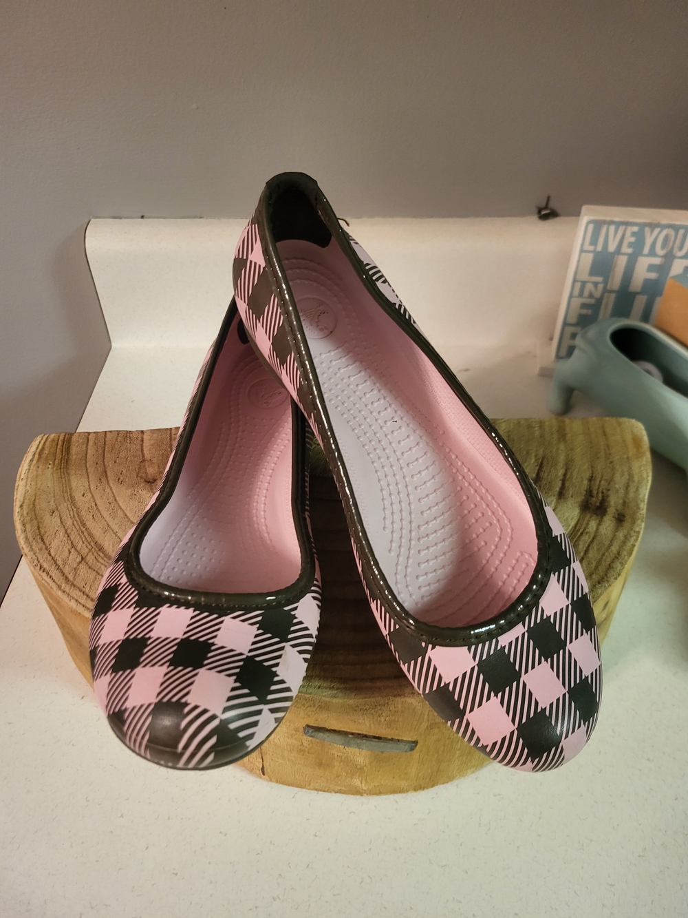 CROCS Lily LJ Plaid Women 7 Pink Brown Authentic Flat Retro Shoes Malindi